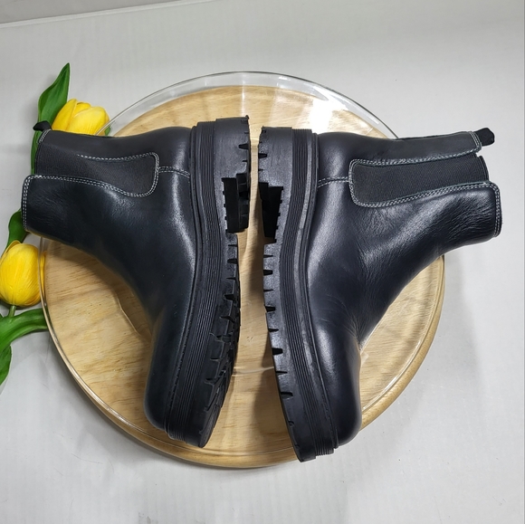 Marc Fisher Pietro Lug Sole Chelsea Boots in Black - Picture 9 of 17